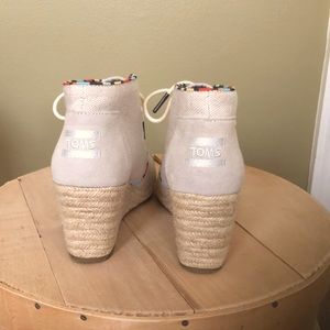 Toms wedge espadrilles